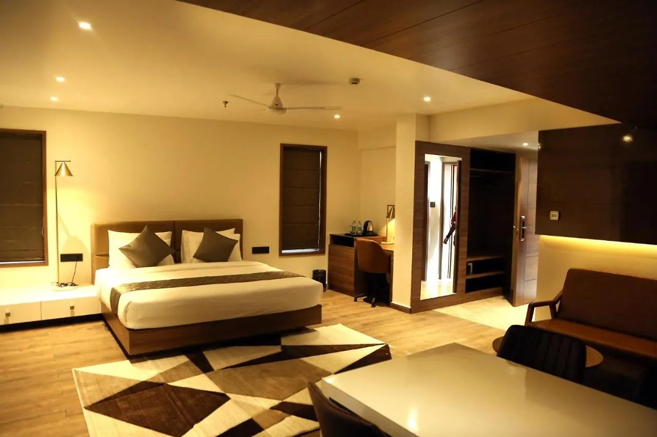 Crystal Suites Badagara 4*,  India