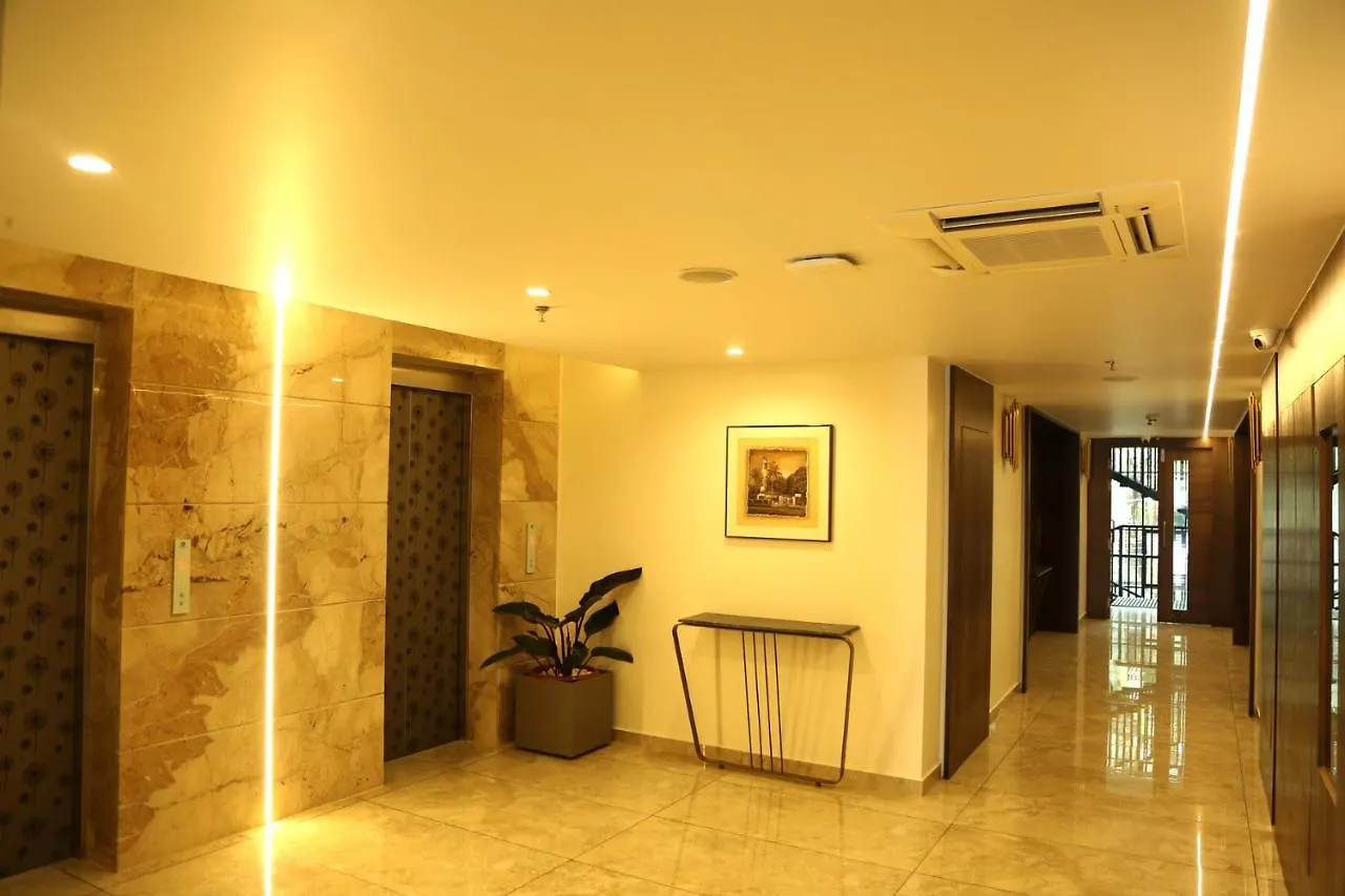 Crystal Suites Badagara 4*,